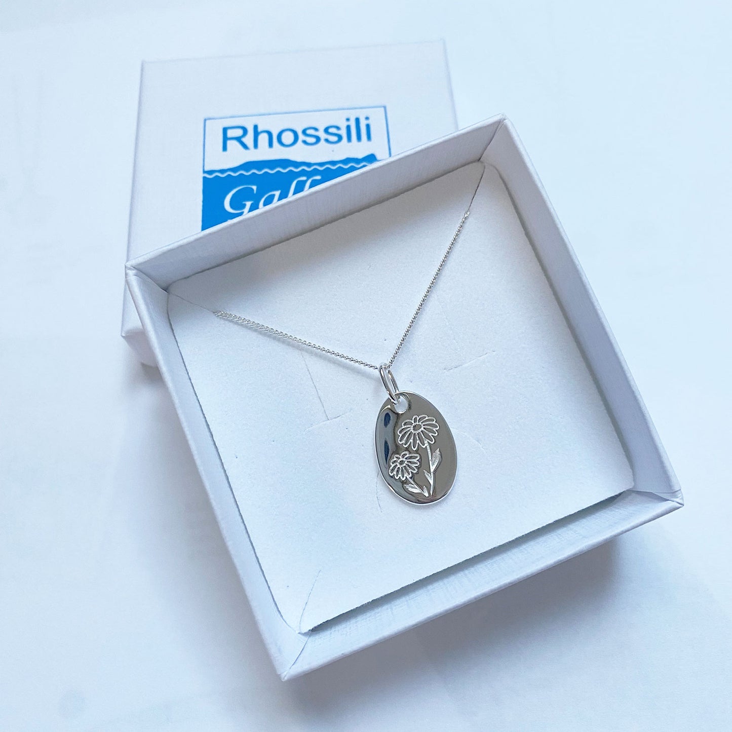 Daisy Engraved Pendant In Sterling Silver