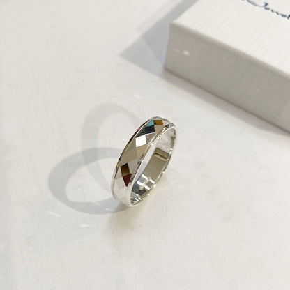 Facet And Line Pattern 950 Platinum 5mm Wedding Ring