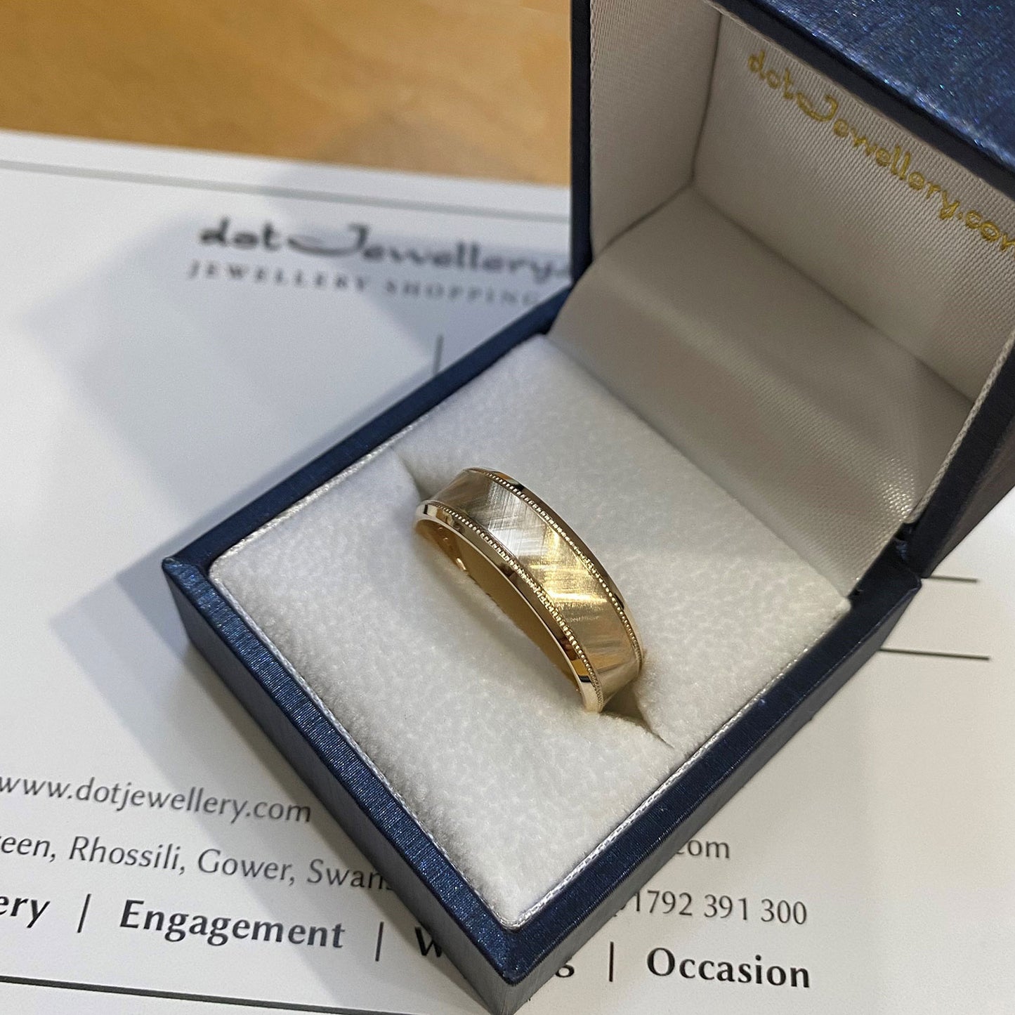 Hatched Centre And Millgrain Patterned 9ct Yellow Gold 7mm Wedding Ring