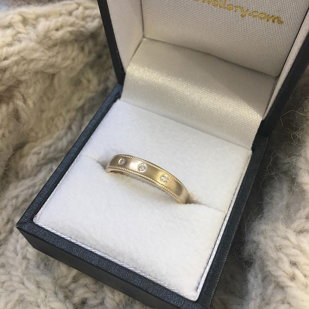 Diamond Set And Millgrain Edge 14ct Yellow Gold 4mm Wedding Ring