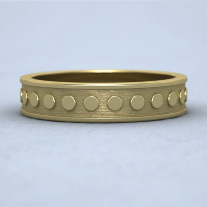 Raised Circle And Edge Patterned 18ct Yellow Gold 5mm Wedding Ring