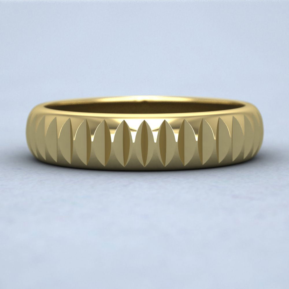 Cut Leaf Across Pattern 18ct Yellow Gold 5mm Wedding Ring