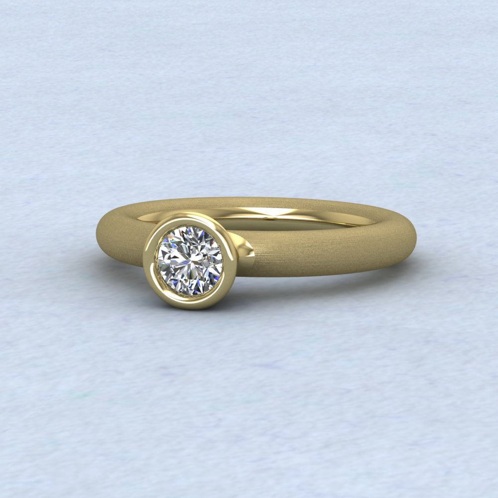 18ct Yellow Gold Halo Diamond Solitaire Ring