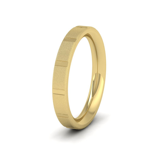 <p>14ct Yellow Gold Soft Edged And Patterned Flat Wedding Ring.  3mm Wide And Court Shaped For Comfortable Fitting.  With A Fine Sparkle Finish</p>