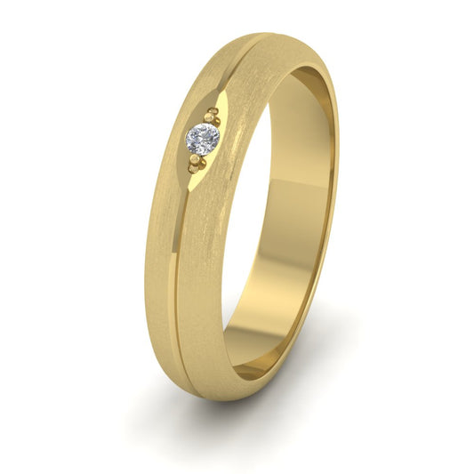 Diamond Set And Centre Line Pattern 14ct Yellow Gold 4mm Wedding Ring